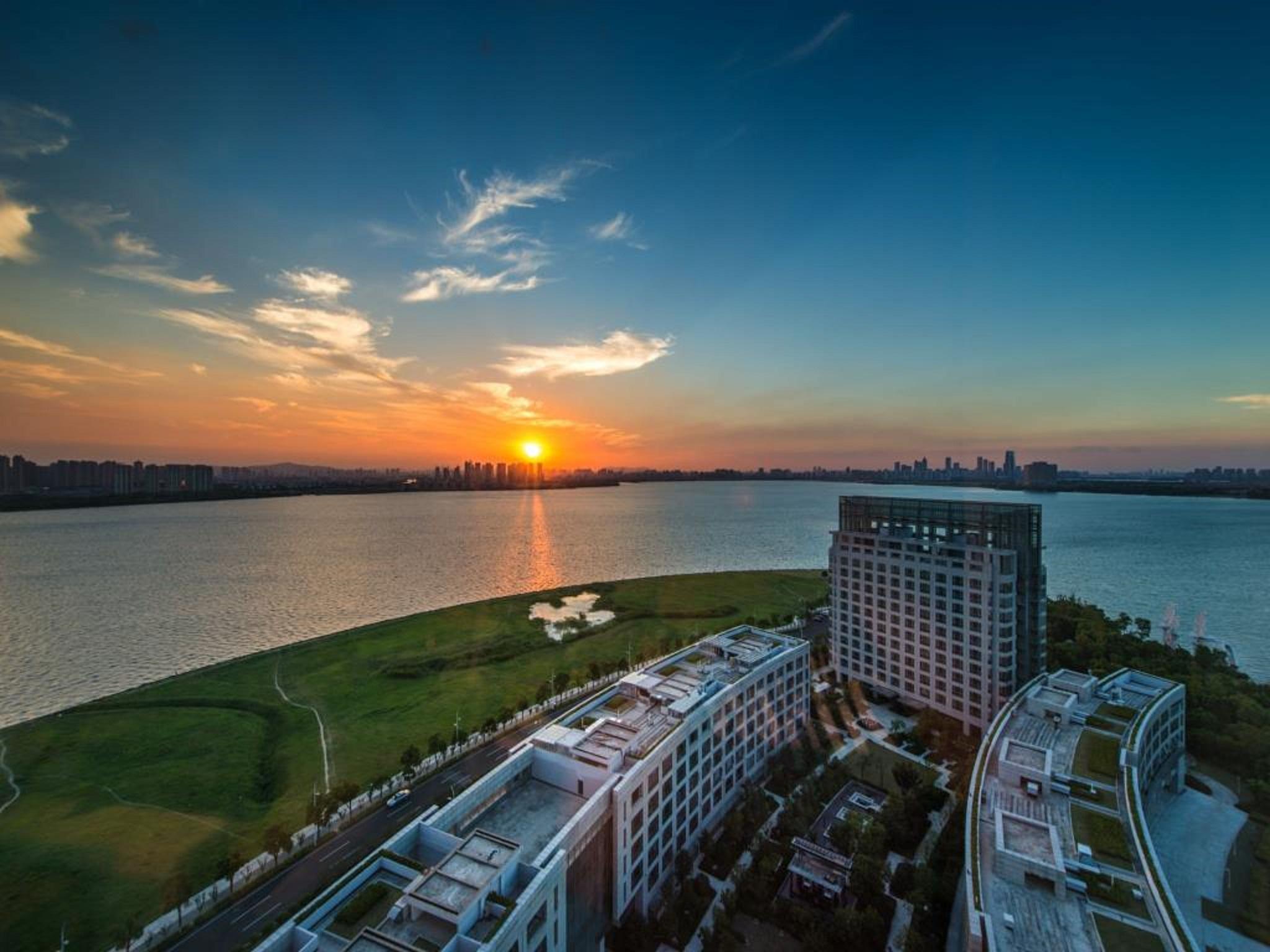 Oakwood Hotel & Residence Suzhou Сучжоу Экстерьер фото